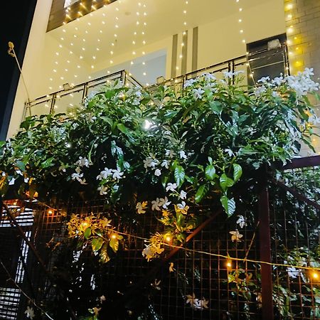 Atulyam Stays Sushant Golf City Lucknow Extérieur photo
