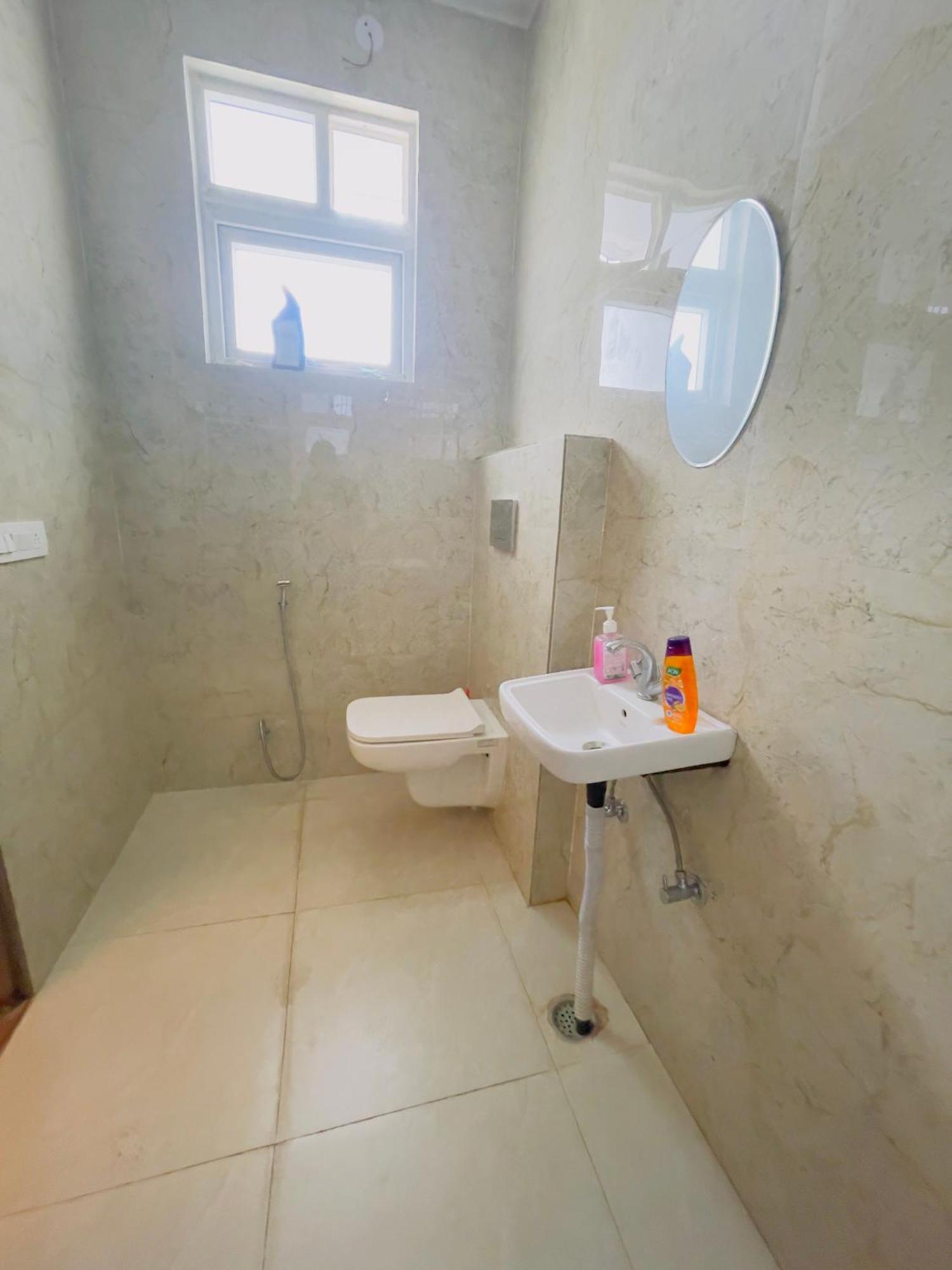 Atulyam Stays Sushant Golf City Lucknow Extérieur photo